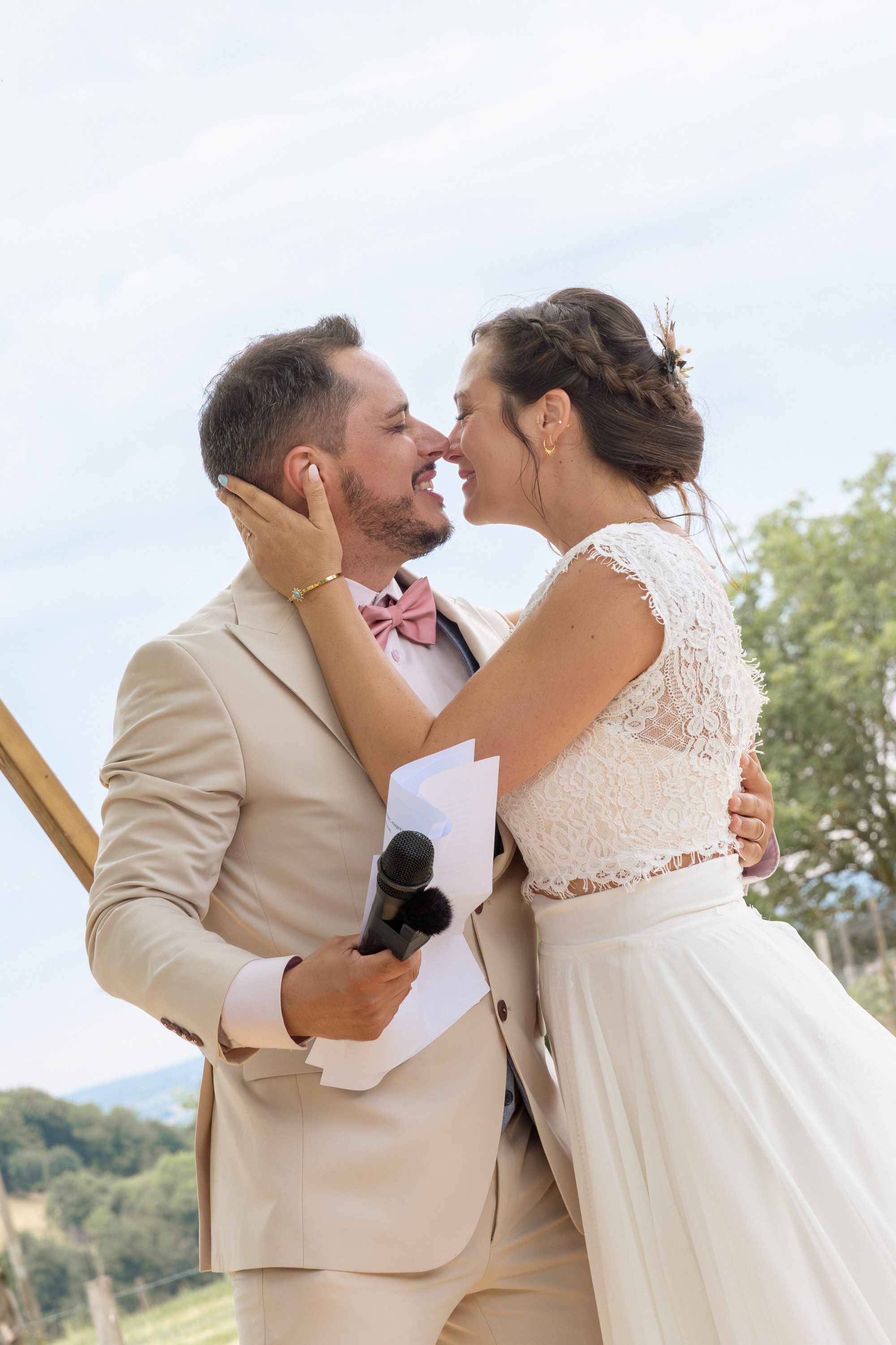 Photographie de couple lors d'un mariage à Laval